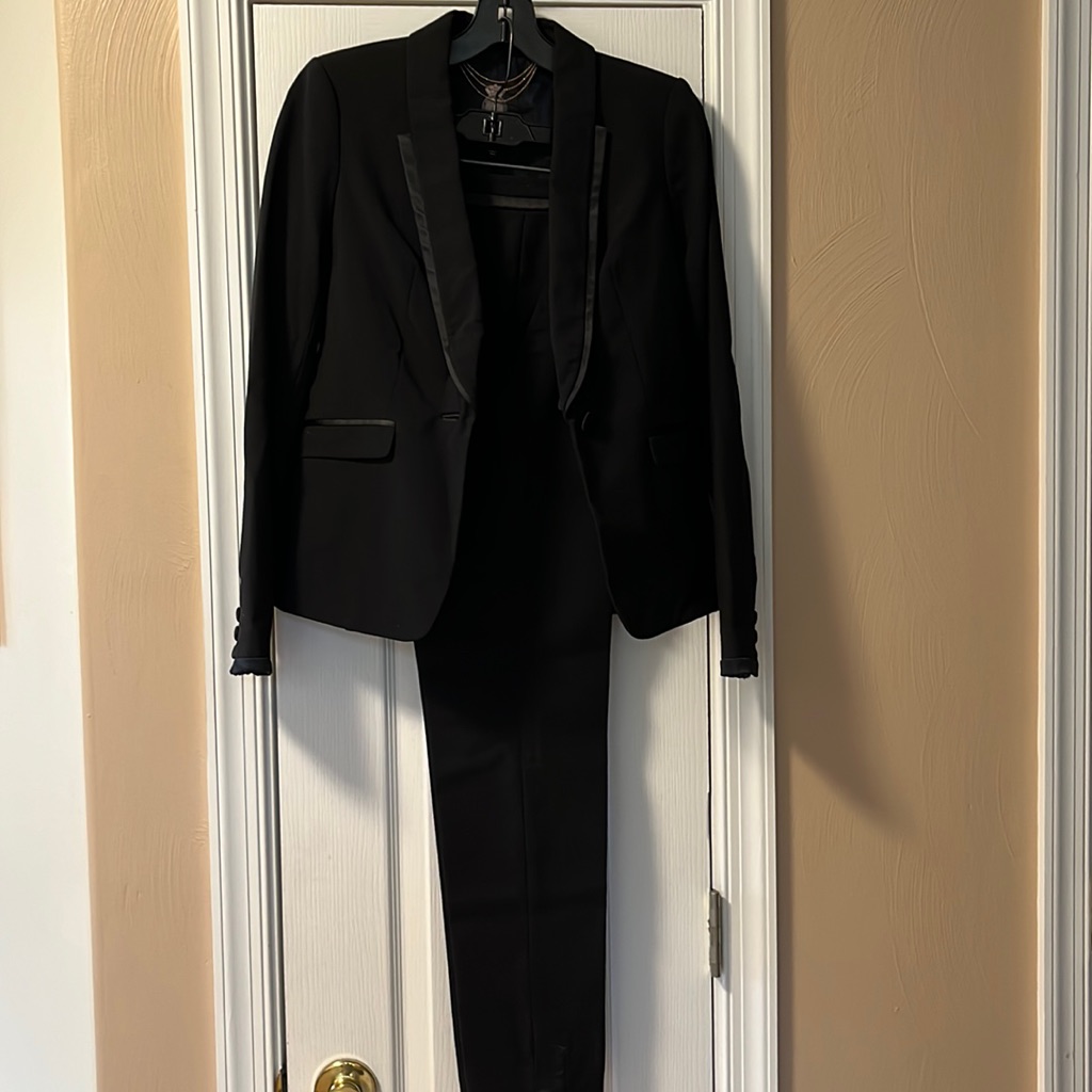 Juicy Couture Tuxedo Suit! Blazer Xs/Pants Sz 0. Worn Twice! Price Firm!